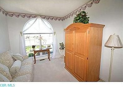 3rd image of 625 Montmorency Dr S