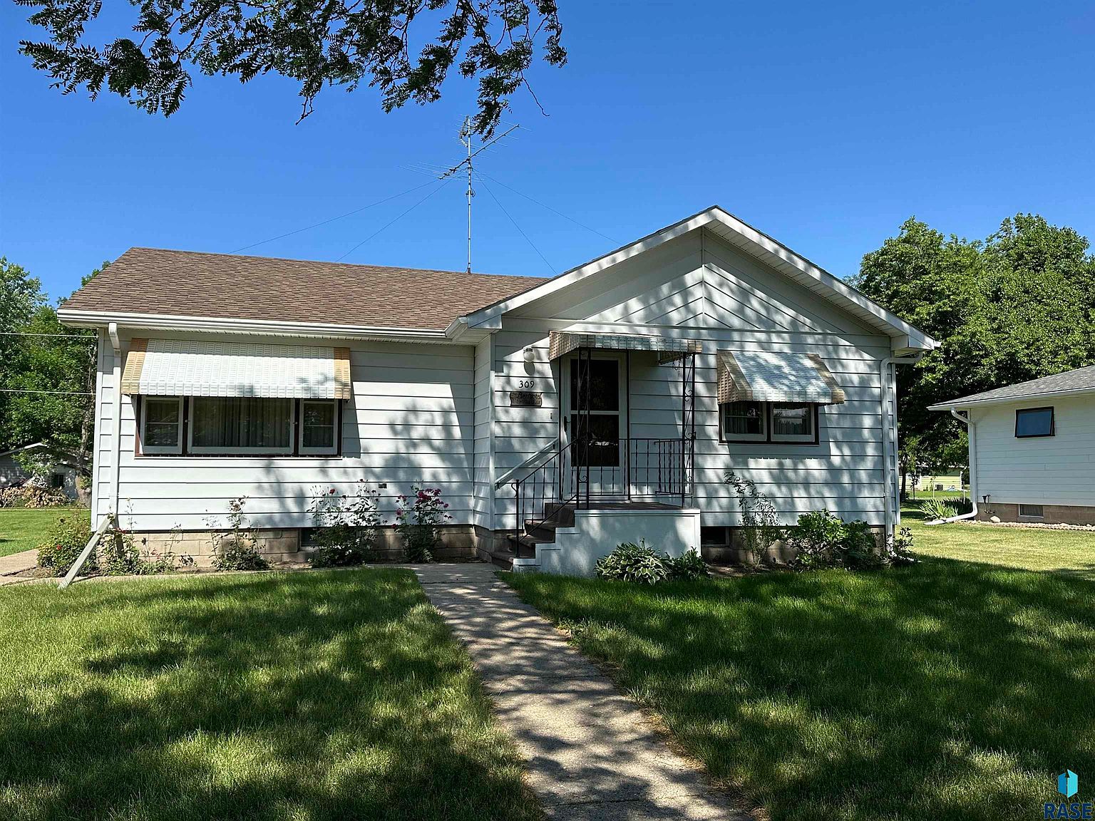 309 S Pine St, Menno, SD 57045 MLS 22404327 Zillow