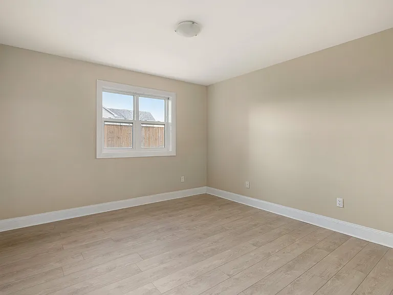 539 Armstrong Rd — Photo 20