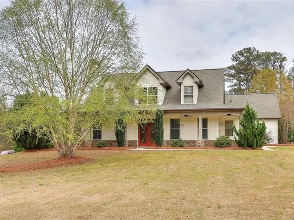 325 Brook Hollow Ln, Loganville, GA 30052