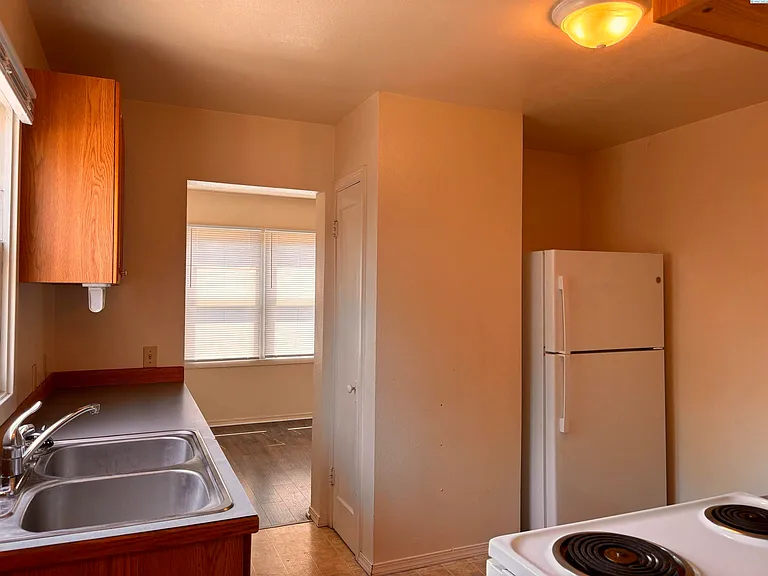 316 Casey Ave — Photo 3
