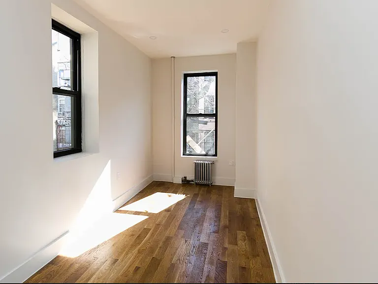 556 Bainbridge St #2L — Photo 11