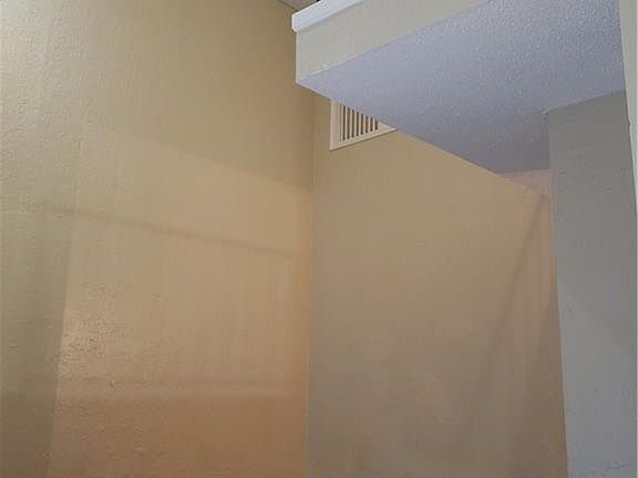 4th image of 807 Blanco St