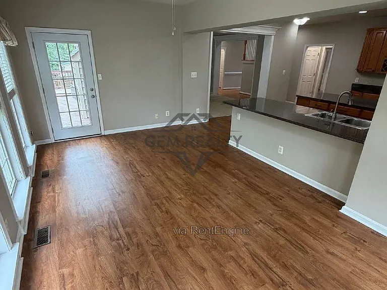 10410 Silver Creek Ct — Photo 31