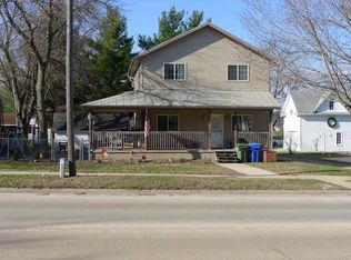 1418 Clark St, Charles City, IA 50616