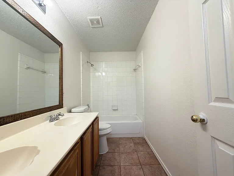 1023 Bonanza Dr — Photo 16