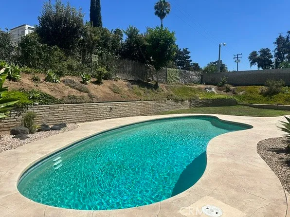665 Dorothy Ln, Fullerton, CA 92831