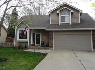 828 NW Rosaceae Dr, Blue Springs, MO 64015