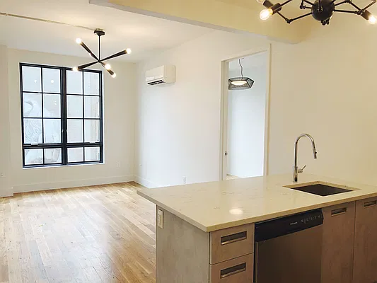 Rented by Manhattan Management LLC | media 41