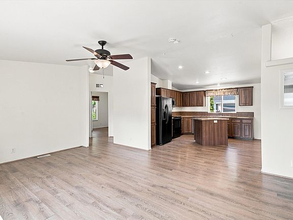 5th image of 10 E South Stage Rd Space 607