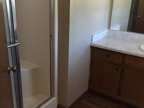 Second bedroom bathroom