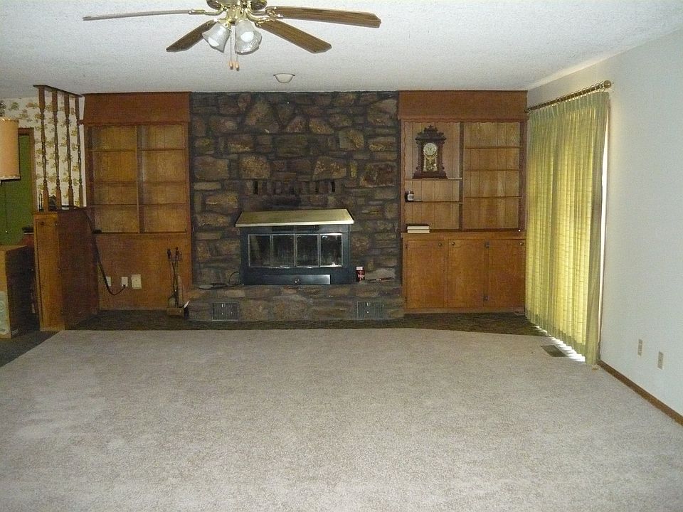 2nd image of 4677 Rocky Oak Ln