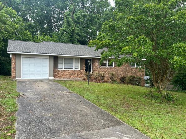 5703 Kimberly Ln, Norcross, GA 30071