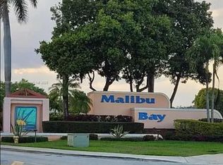 521 NW 208th Cir, Pembroke Pines, FL 33029