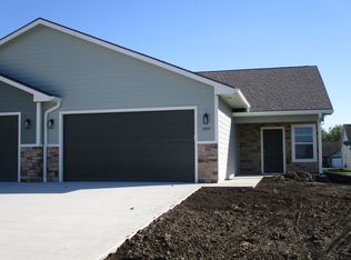 1204 Diamond Head Rd, Ottawa, KS 66067