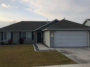 1991 NE 2nd St, Hermiston, OR 97838