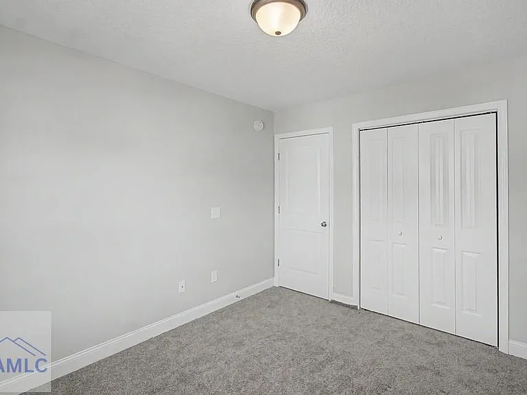 547 Fairview Cir — Photo 14