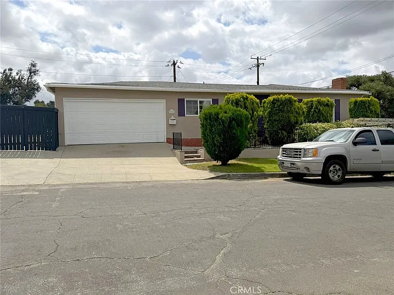 3082 Thurin Ave — Photo 3