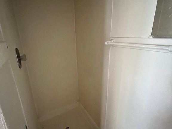 3rd image of 625 NE Maiden Ln #2