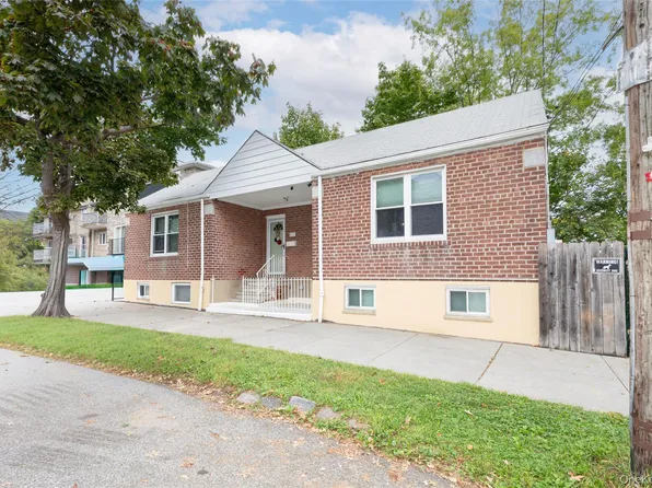 810 Clarence Avenue, Bronx, NY 10465
