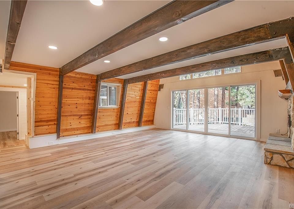 1st image of 441 Tyrol Ln