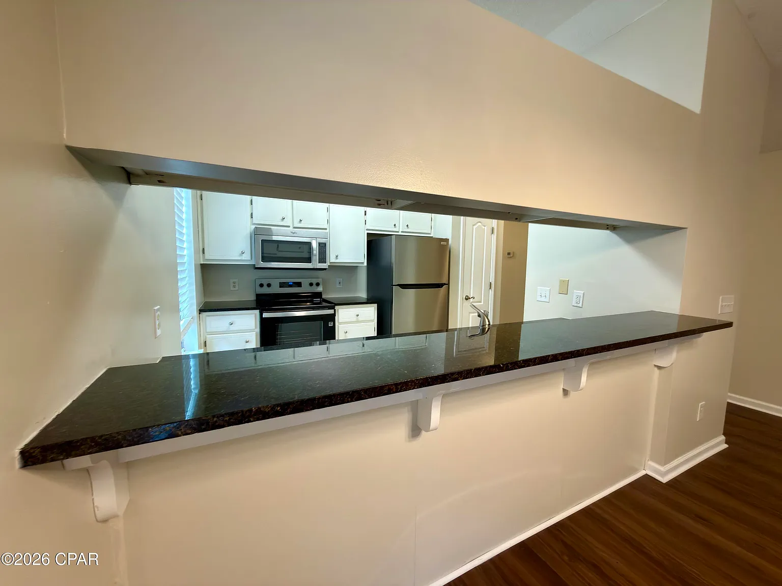 3 bed, 1257 sqft, $2,295 — Photo 4