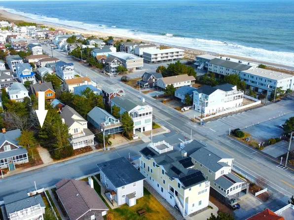 107 1st St, Bethany Beach, DE 19930