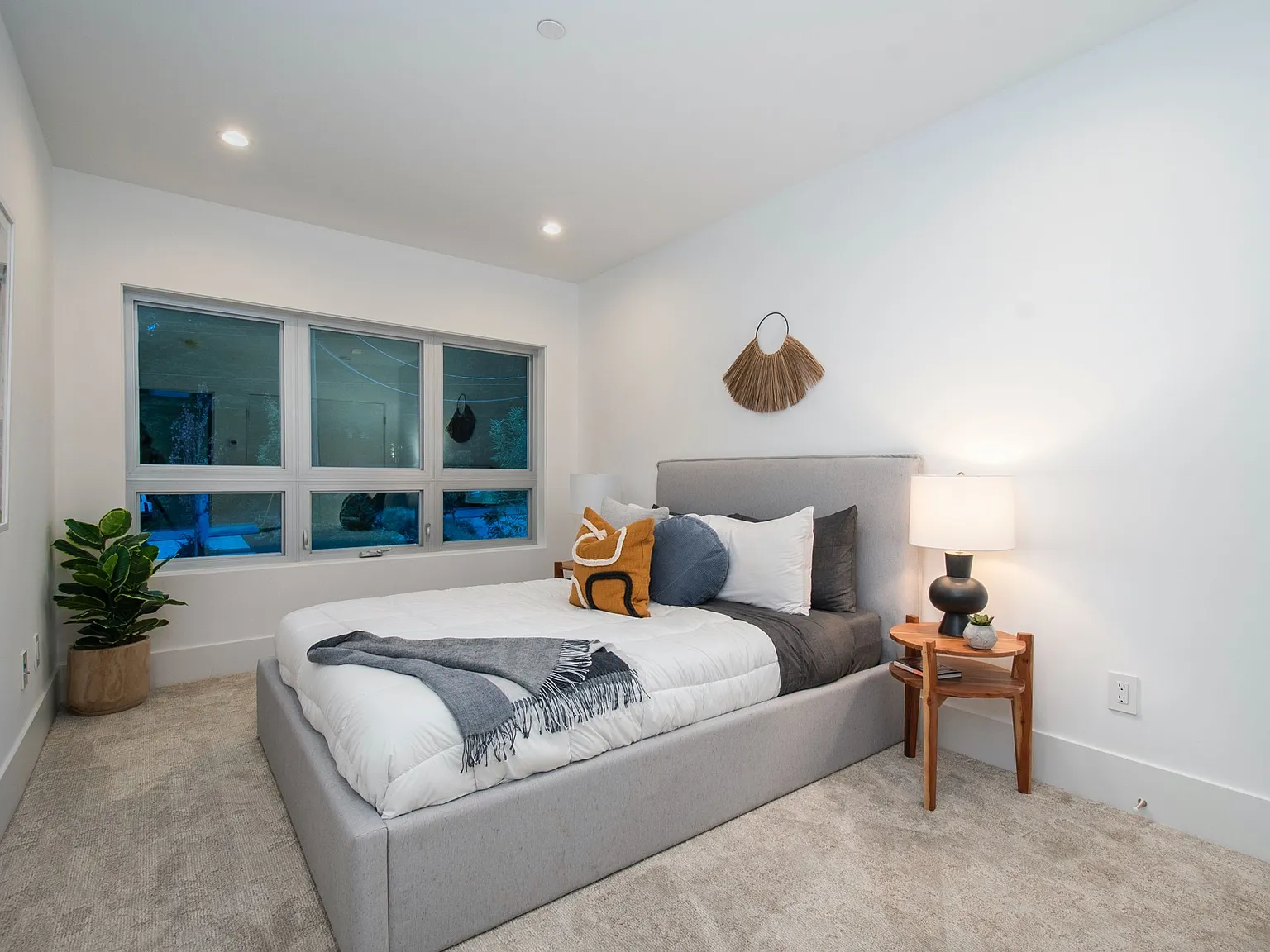 5 bed, 3.5 bath, 3405 sqft, $9,000 — Photo 4