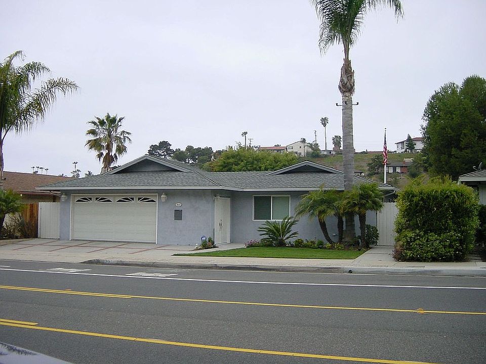 2nd image of 413 Avenida Vaquero