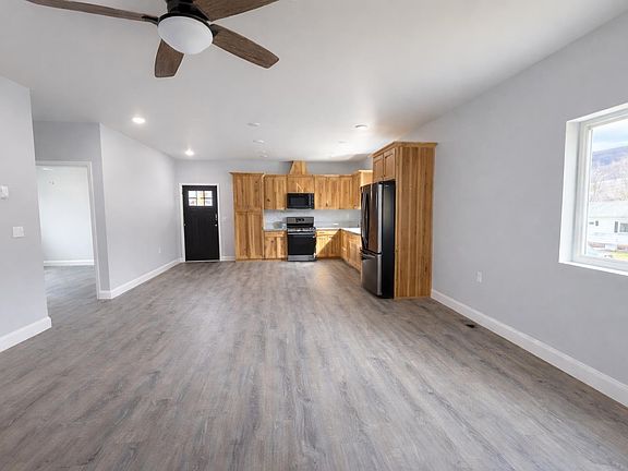 5th image of 64 Evans Street