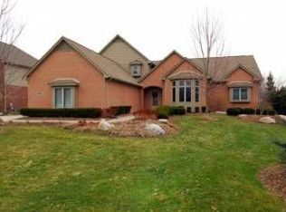 4729 Sawgrass Dr W, Ann Arbor, MI