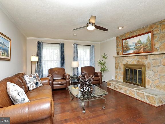 4th image of 122 Blue Jay Ct