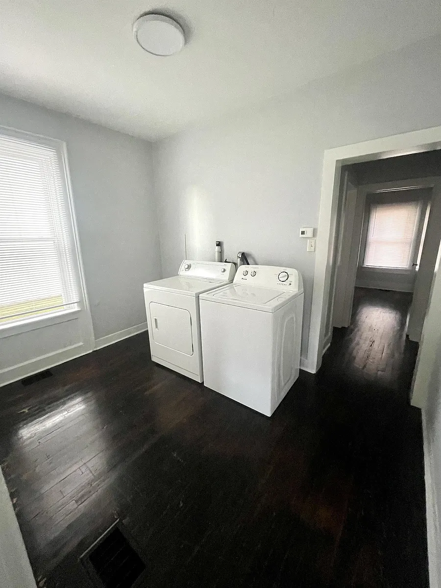 Building Photo - 58 E Court St #2