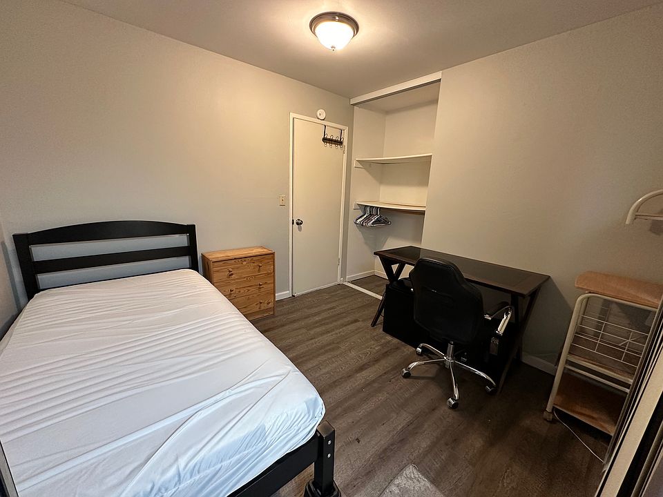 2nd image of 2123 Carquinez Pl #2