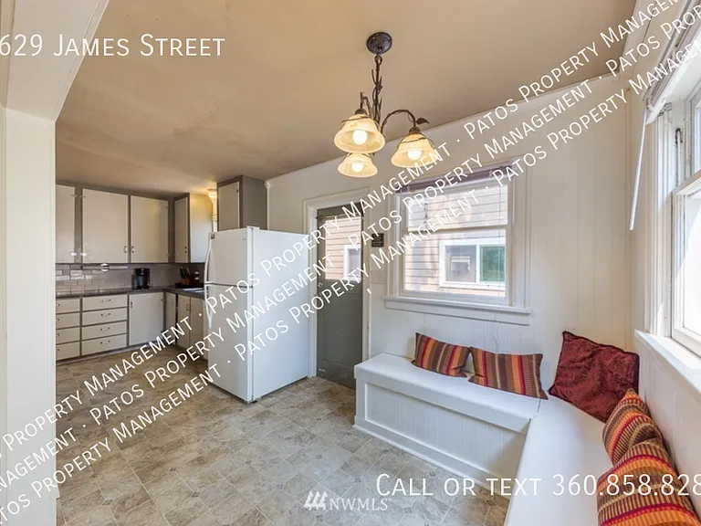 1629 James St — Photo 5