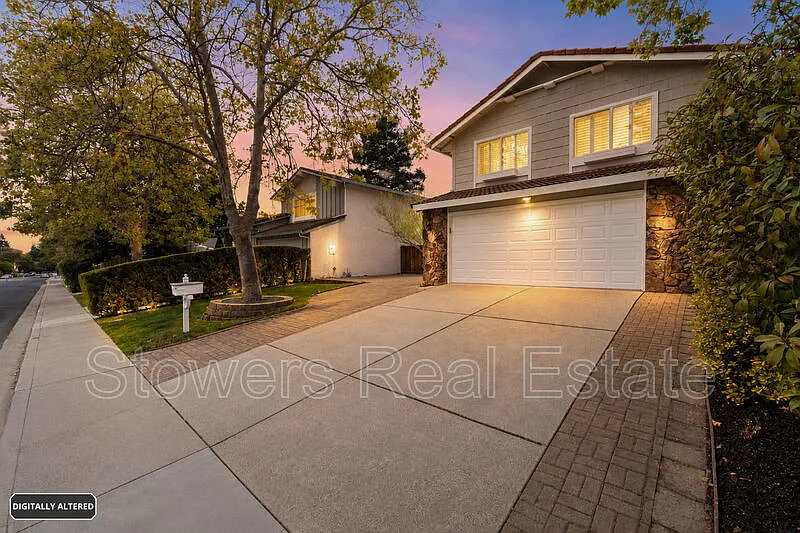 4 bed, 2.5 bath, 1704 sqft, $4,395 — Photo 2
