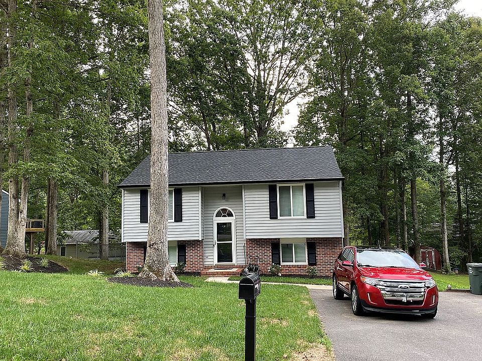 1st image of 10405 Maguire Ct