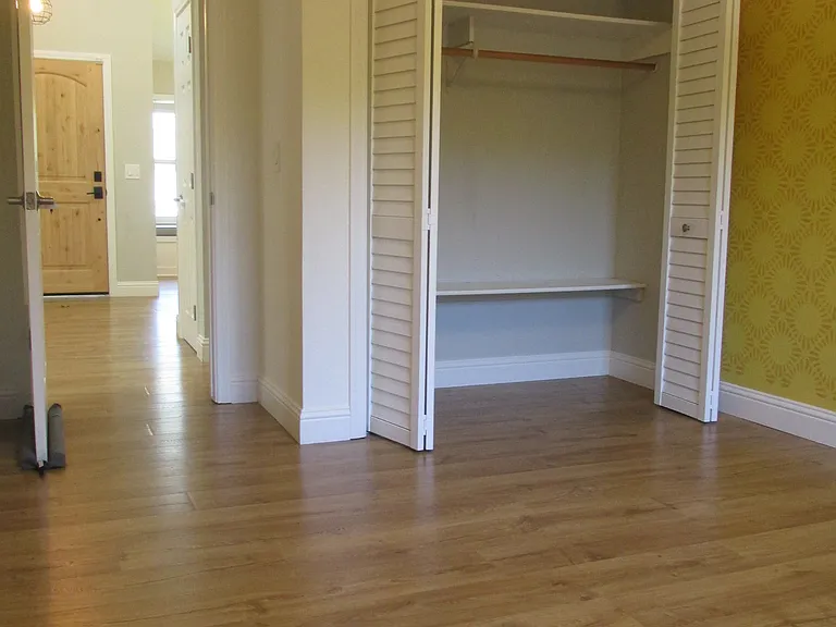 414 Woodbridge St — Photo 36