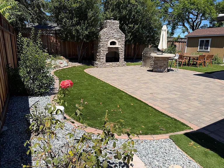 445 Virginia Ave — Photo 2