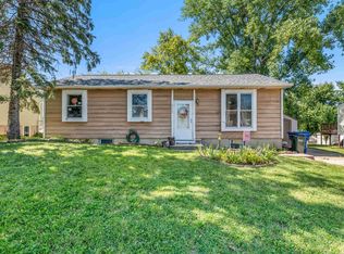 5532 N Thornwood Ave, Davenport, IA 52806