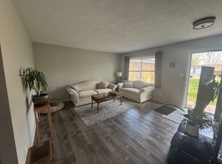 401 E Jones, Williamsville, IL 62693