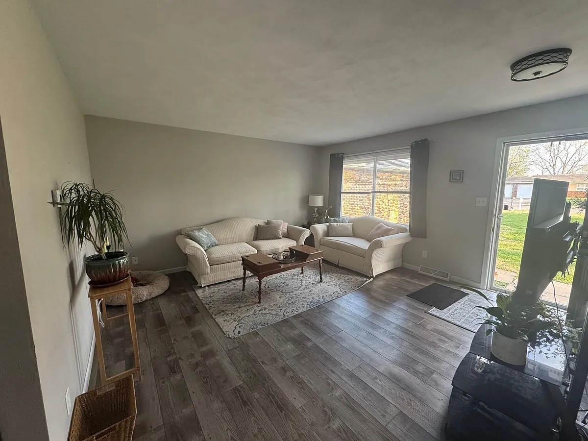 Building Photo - 401 E Jones