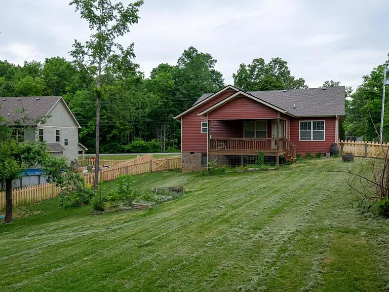 1126 Garrettsburg Rd — Photo 4