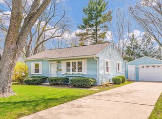 905 E Delaware Ave, Urbana, IL