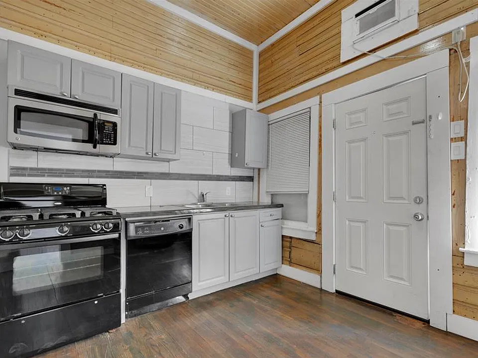 121 Howard St #5C