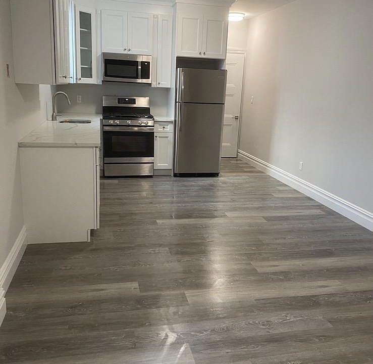 1st image of 446 Vineland Ave Floor 1