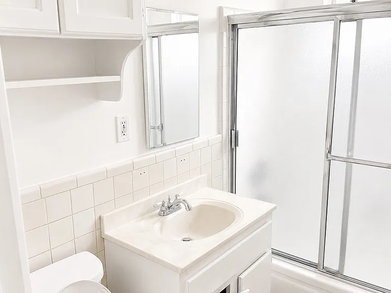 1427 N Gardner St #2 — Photo 4