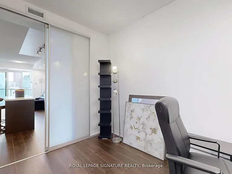 386 Yonge St #4508 — Photo 24