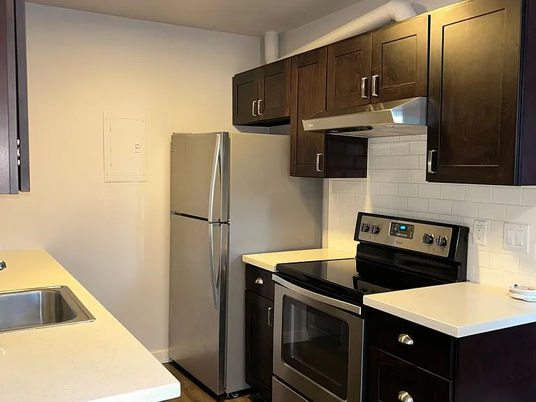 5900 SW Admiral Way — Photo 5