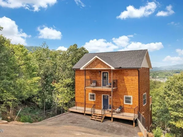 421 Stone Ridge Way, Pigeon Forge, TN 37863